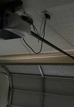 Urgent Garage Door Opener Repair Near Santa Clarita