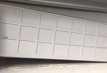 Garage Door Off Track - Bel Air